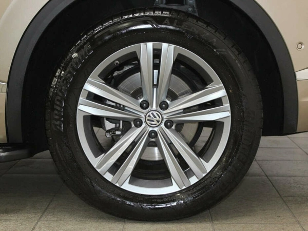 Volkswagen Touareg, III фото №7