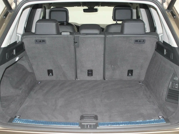 Volkswagen Touareg, III фото №9