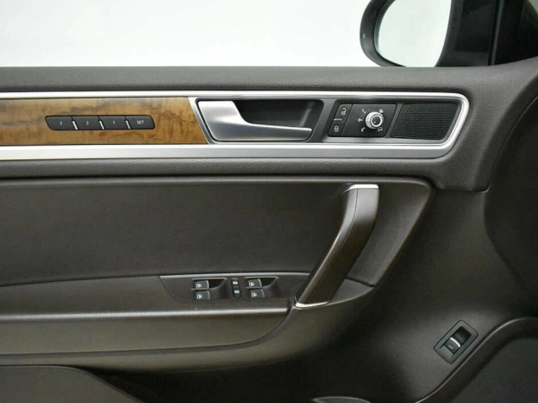 Volkswagen Touareg, II Рестайлинг фото №11