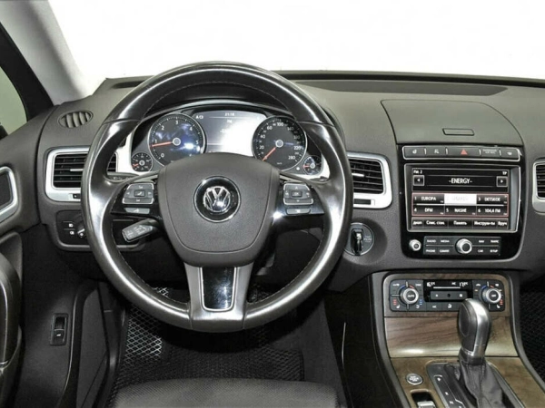 Volkswagen Touareg, II Рестайлинг фото №12