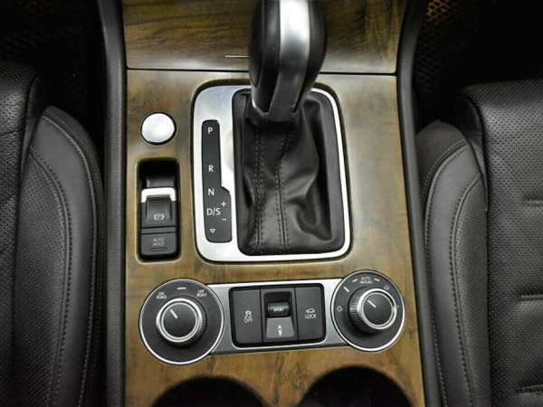 Volkswagen Touareg, II Рестайлинг фото №14
