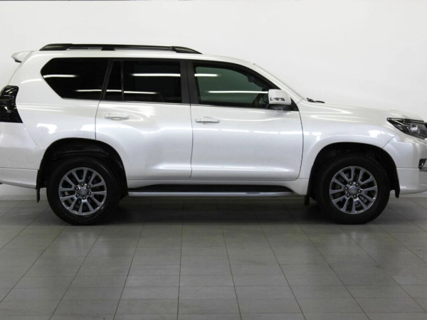 Toyota Land Cruiser Prado, 150 Series Рестайлинг 2 фото №3