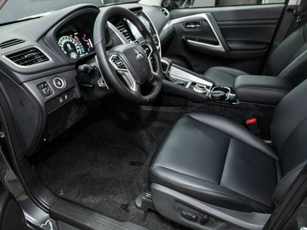 Mitsubishi Pajero Sport, III Рестайлинг фото №9