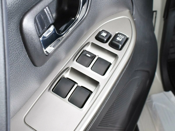 Mitsubishi Pajero, IV Рестайлинг 2 фото №15