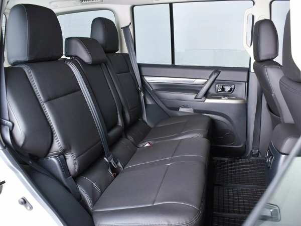 Mitsubishi Pajero, IV Рестайлинг 2 фото №17