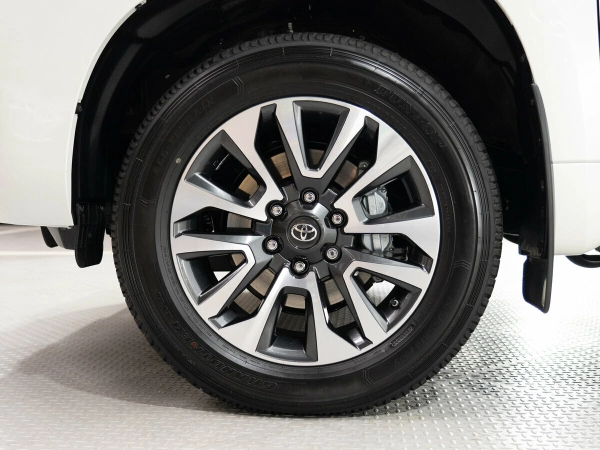 Toyota Land Cruiser Prado, 150 Series Рестайлинг 3 фото №6