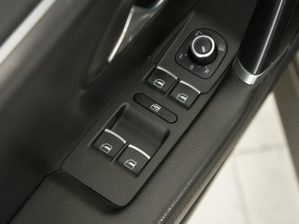 Volkswagen Passat CC, I Рестайлинг фото №14