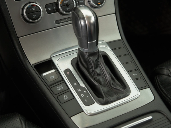 Volkswagen Passat CC, I Рестайлинг фото №18