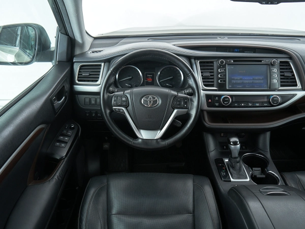 Toyota Highlander, III (XU50) фото №10