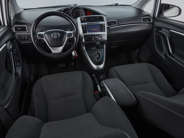 Toyota Verso, I Рестайлинг фото №10
