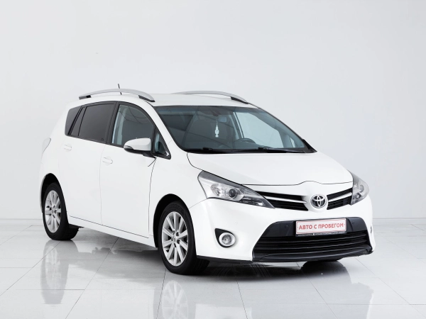Toyota Verso, I Рестайлинг фото №3