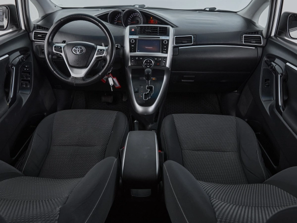 Toyota Verso, I Рестайлинг фото №8
