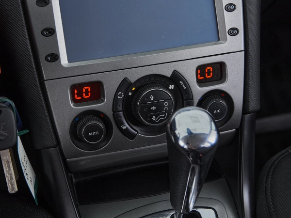 Peugeot 408, I фото №13