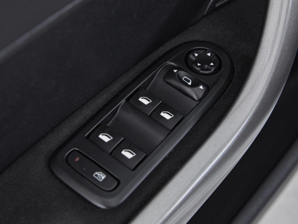Peugeot 408, I фото №16