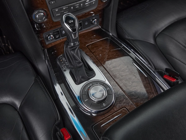 Infiniti QX56, II фото №13