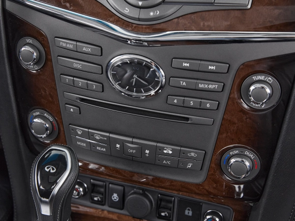 Infiniti QX56, II фото №14