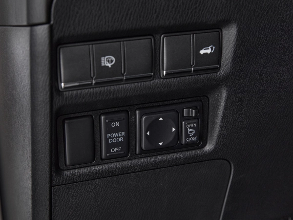 Infiniti QX56, II фото №26