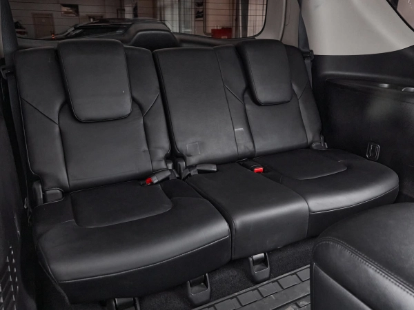 Infiniti QX56, II фото №27