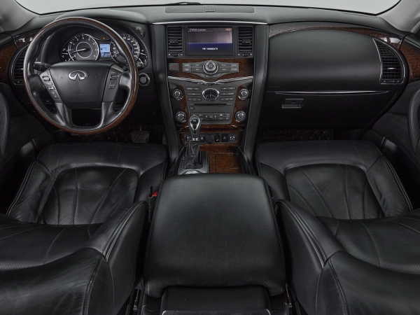 Infiniti QX56, II фото №8