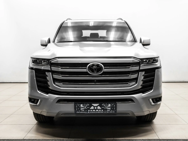 Toyota Land Cruiser, 300 Series фото №2