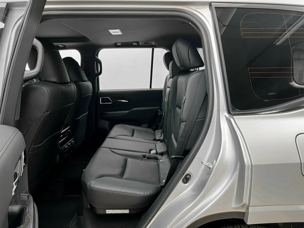 Toyota Land Cruiser, 300 Series фото №7