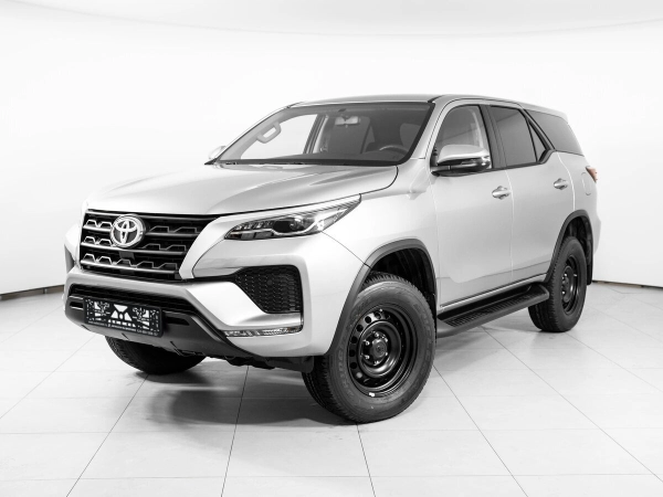 Toyota Fortuner, II Рестайлинг фото №1