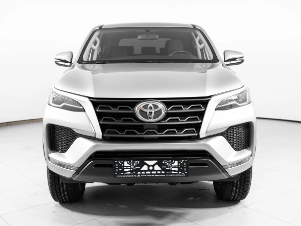 Toyota Fortuner, II Рестайлинг фото №2