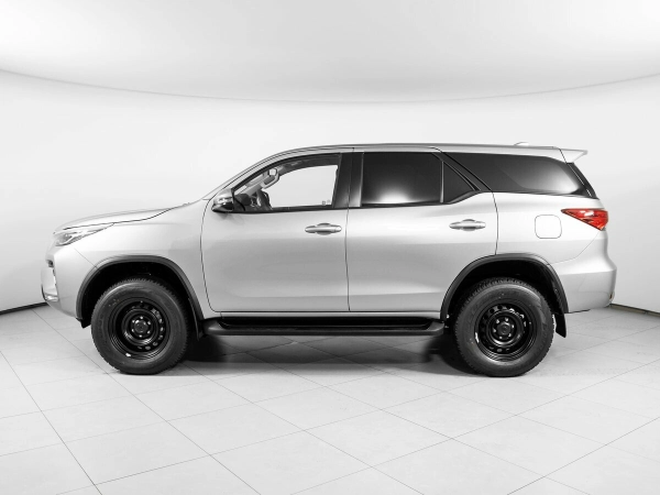 Toyota Fortuner, II Рестайлинг фото №3