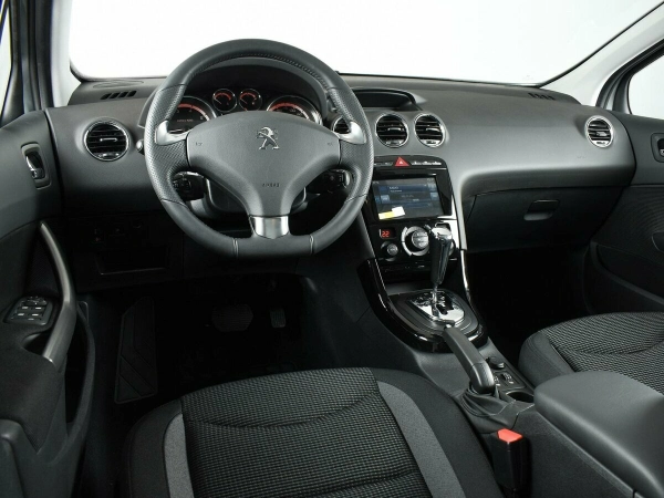 Peugeot 408, I Рестайлинг фото №6