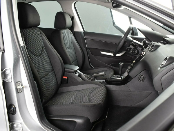 Peugeot 408, I Рестайлинг фото №7