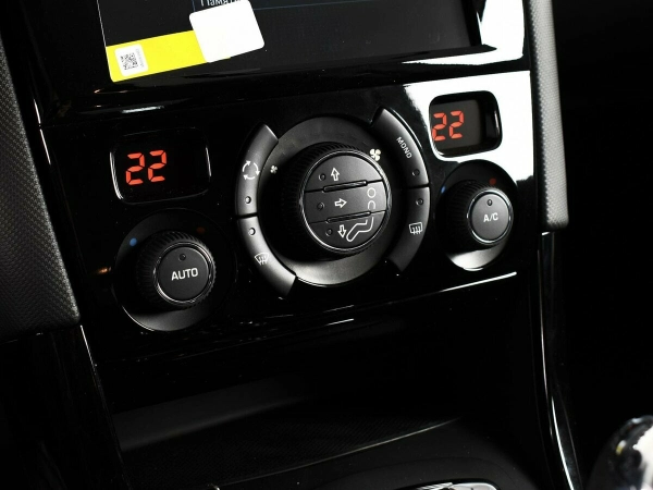 Peugeot 408, I Рестайлинг фото №8