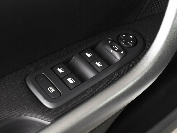 Peugeot 408, I Рестайлинг фото №9