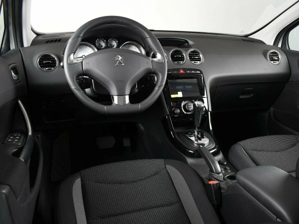 Peugeot 408, I Рестайлинг фото №6