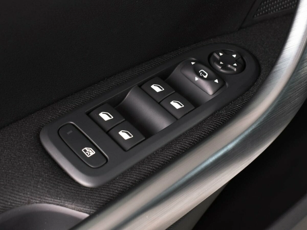 Peugeot 408, I Рестайлинг фото №8