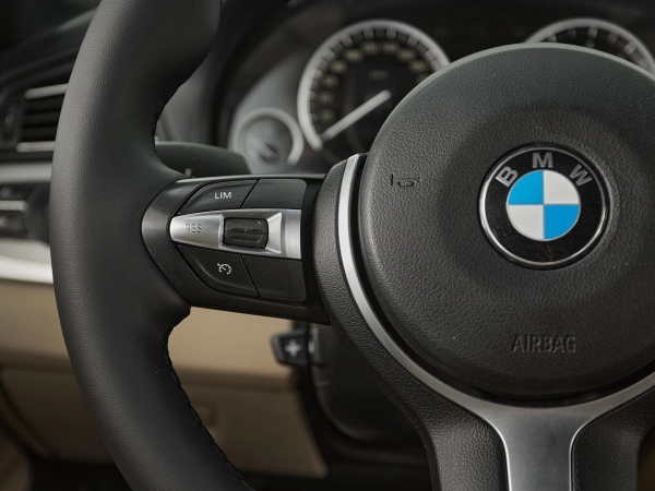 BMW 5 серии, VI (F10/F11/F07) Рестайлинг фото №11