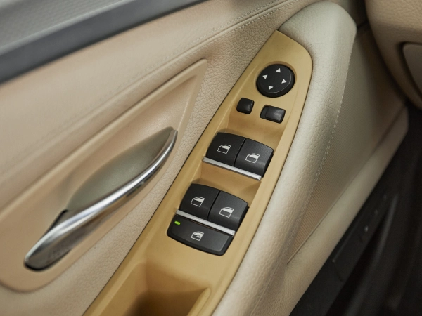 BMW 5 серии, VI (F10/F11/F07) Рестайлинг фото №13