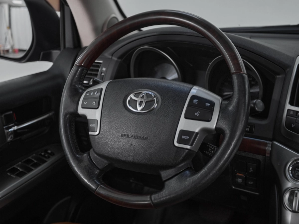 Toyota Land Cruiser, 200 Series Рестайлинг 2 фото №11
