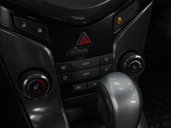 Chevrolet Cruze, I Рестайлинг фото №14