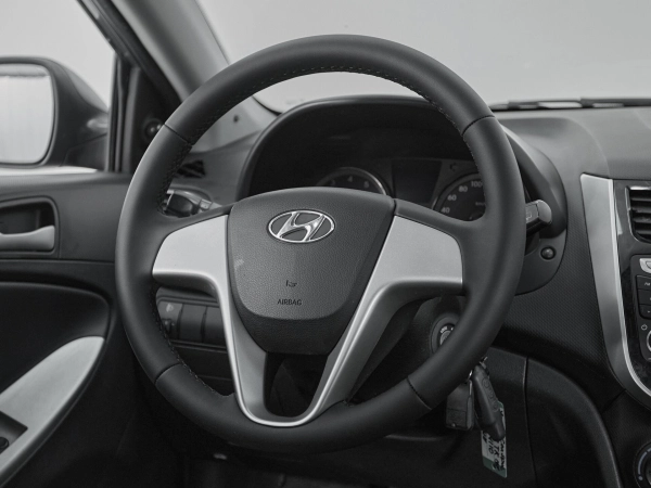 Hyundai Solaris, I фото №10