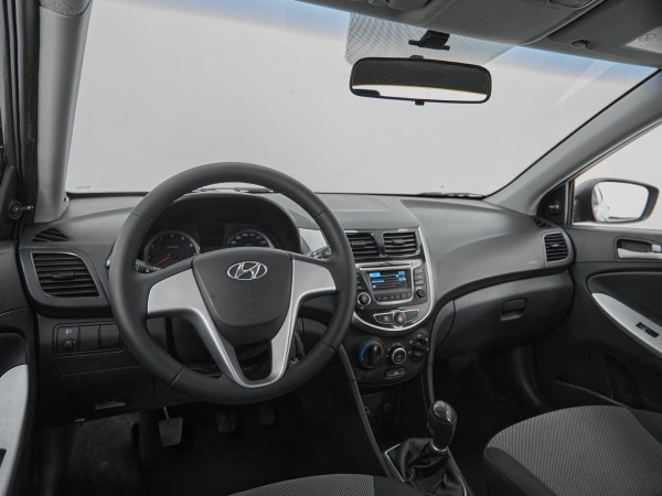 Hyundai Solaris, I фото №7