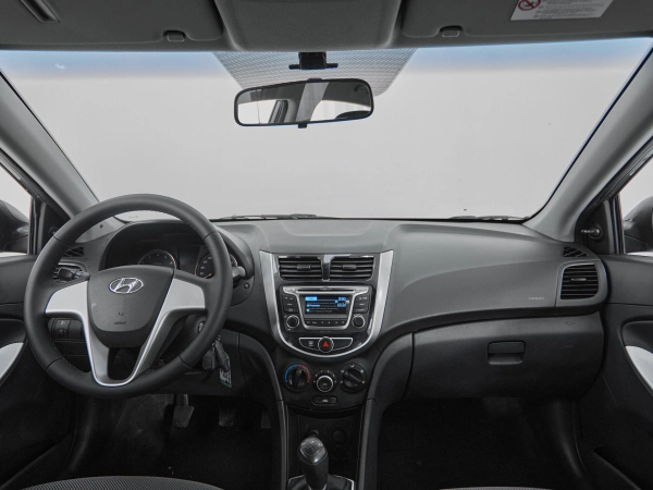 Hyundai Solaris, I фото №8