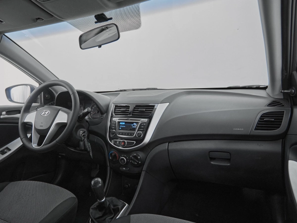 Hyundai Solaris, I фото №9