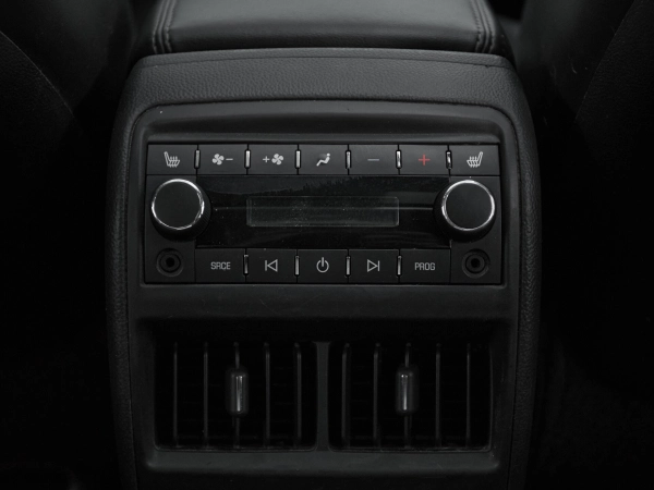 Cadillac SRX, II фото №20