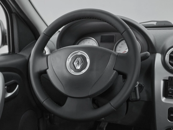 Renault Logan, I Рестайлинг фото №10