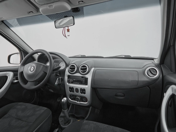 Renault Logan, I Рестайлинг фото №9