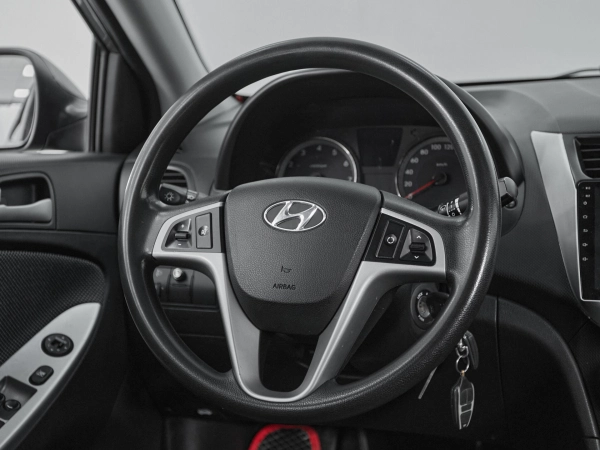 Hyundai Solaris, I фото №10