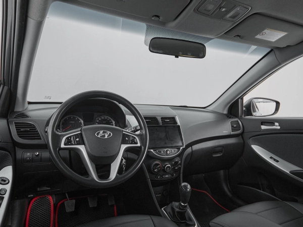 Hyundai Solaris, I фото №7