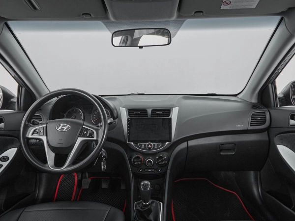 Hyundai Solaris, I фото №8