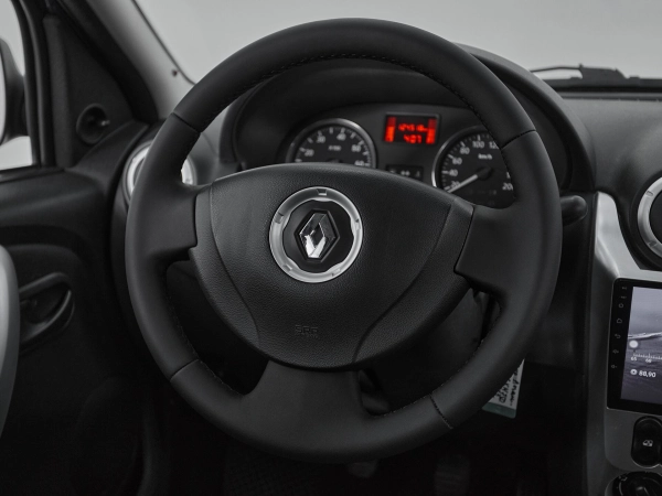 Renault Logan, I Рестайлинг фото №10