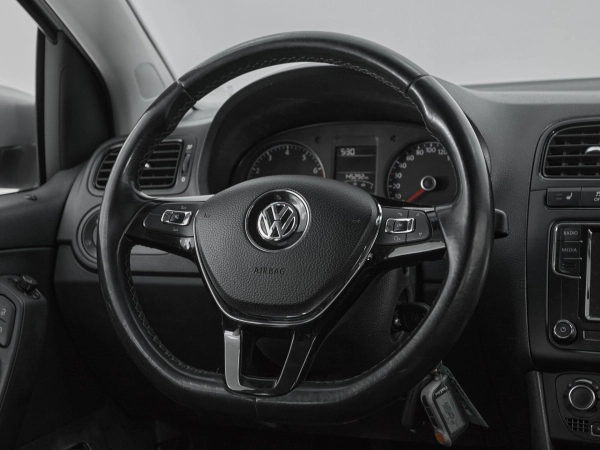 Volkswagen Polo, V Рестайлинг фото №10